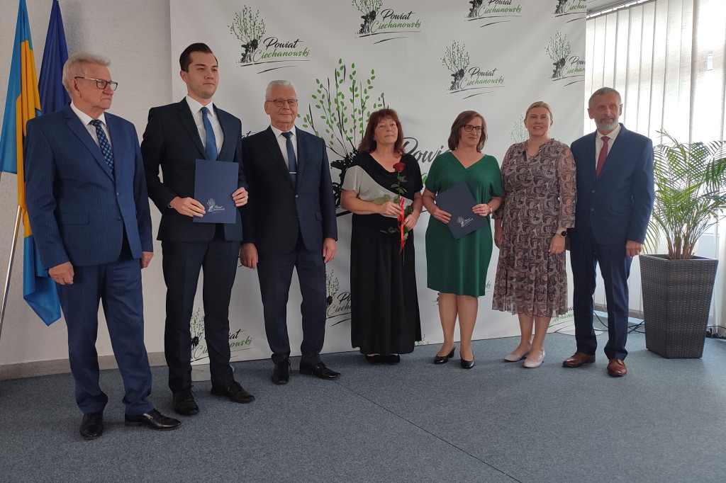 Rozdanie stypendiów dla uczniów