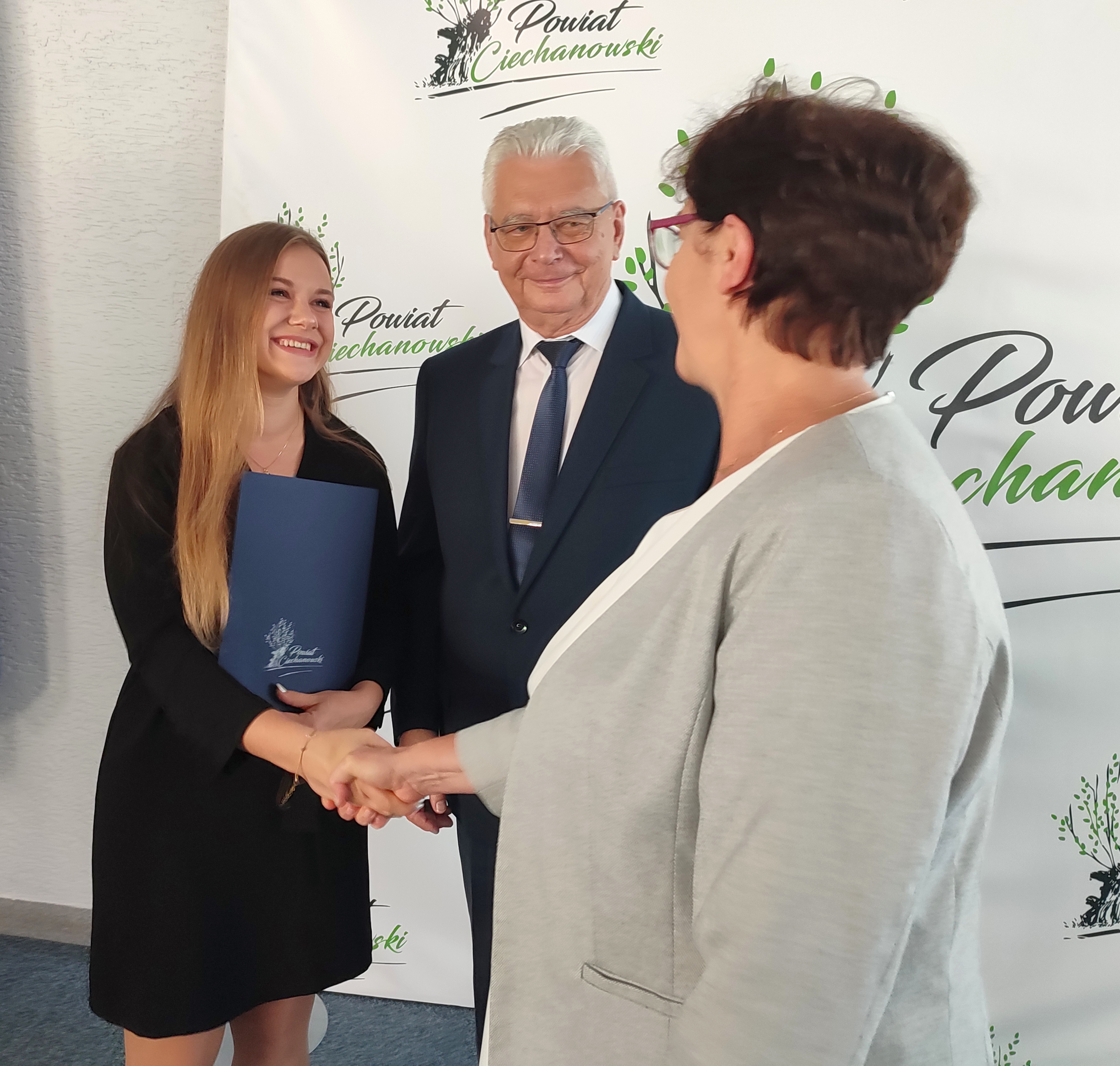 Rozdanie stypendiów dla uczniów