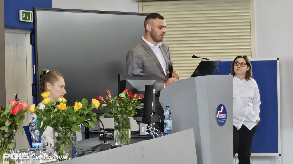 Konferencja w PANS