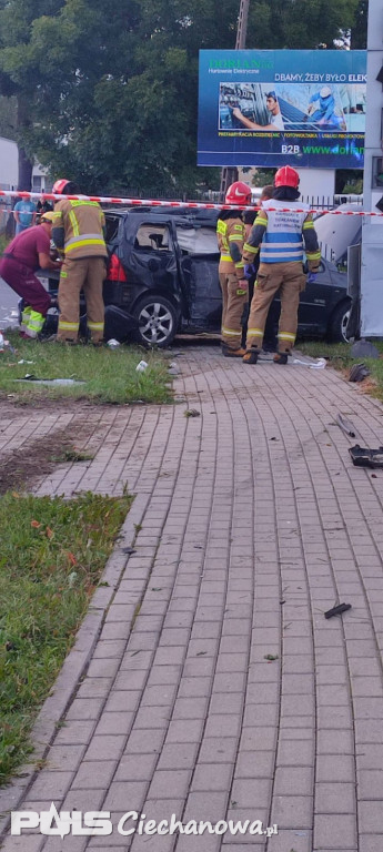 Kolizja na ul. Niechodzkiej, kierowca w szpitalu