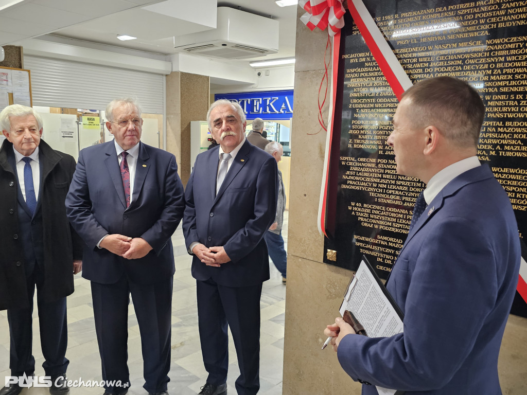 Trzy tablice, dwa portrety, jedna historia ...