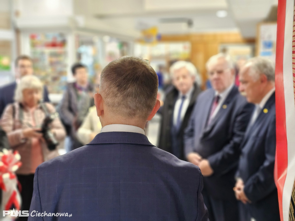 Trzy tablice, dwa portrety, jedna historia ...