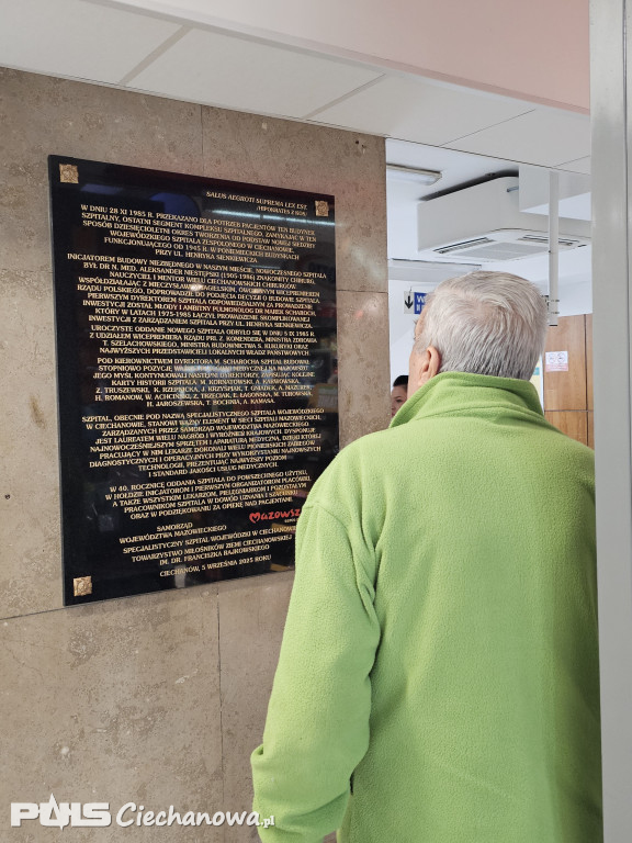 Trzy tablice, dwa portrety, jedna historia ...