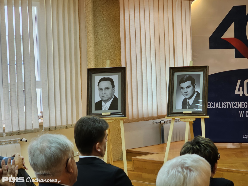 Trzy tablice, dwa portrety, jedna historia ...