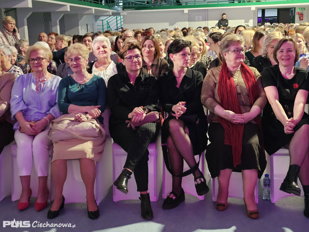Koncert pełen emocji – Powiat świętował Dzień Kobiet