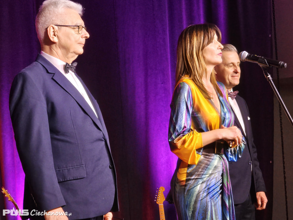 Koncert pełen emocji – Powiat świętował Dzień Kobiet