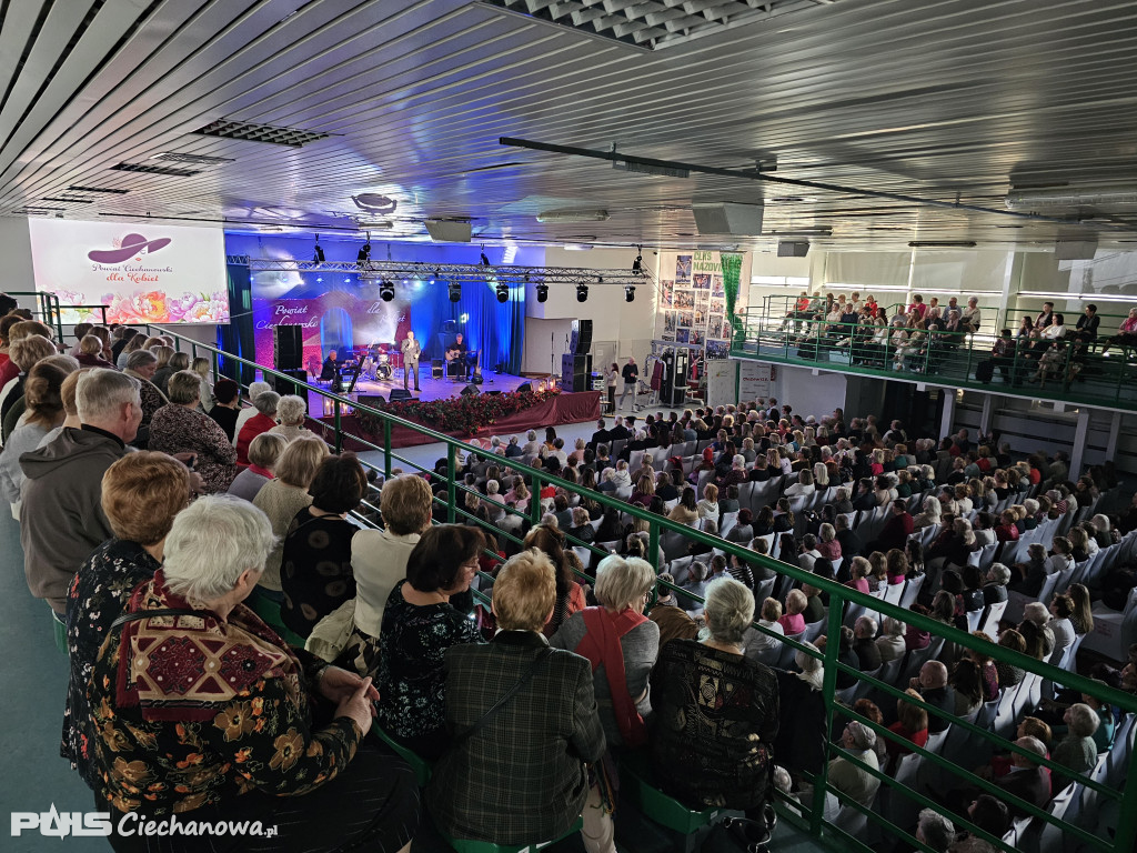 Koncert pełen emocji – Powiat świętował Dzień Kobiet