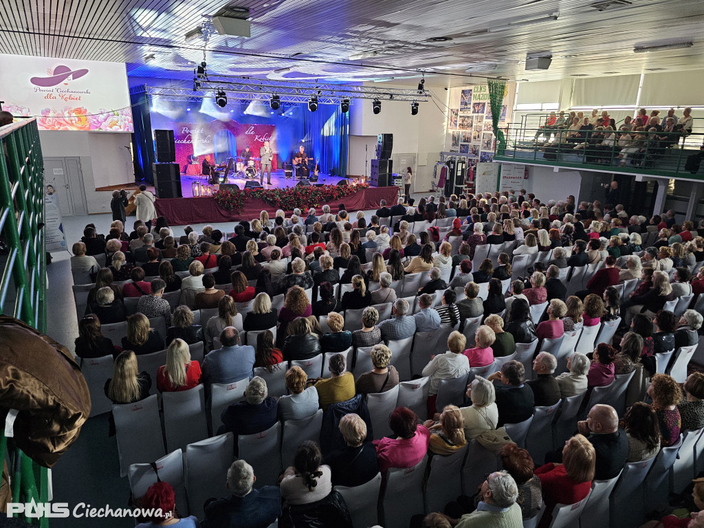 Koncert pełen emocji – Powiat świętował Dzień Kobiet