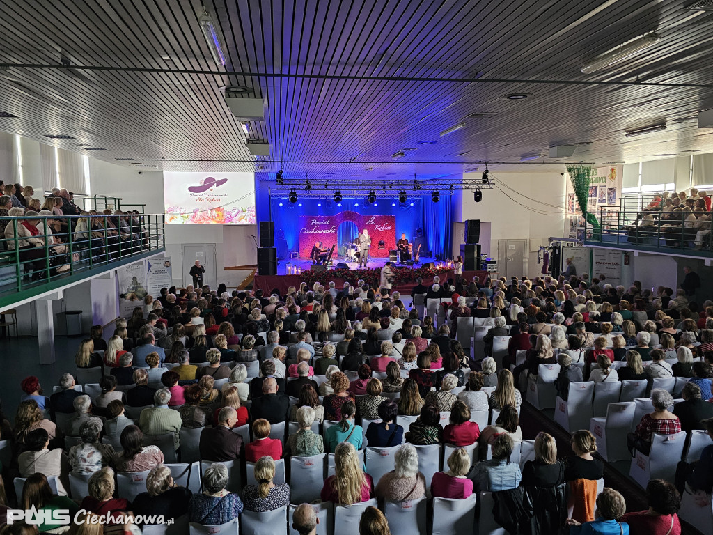 Koncert pełen emocji – Powiat świętował Dzień Kobiet