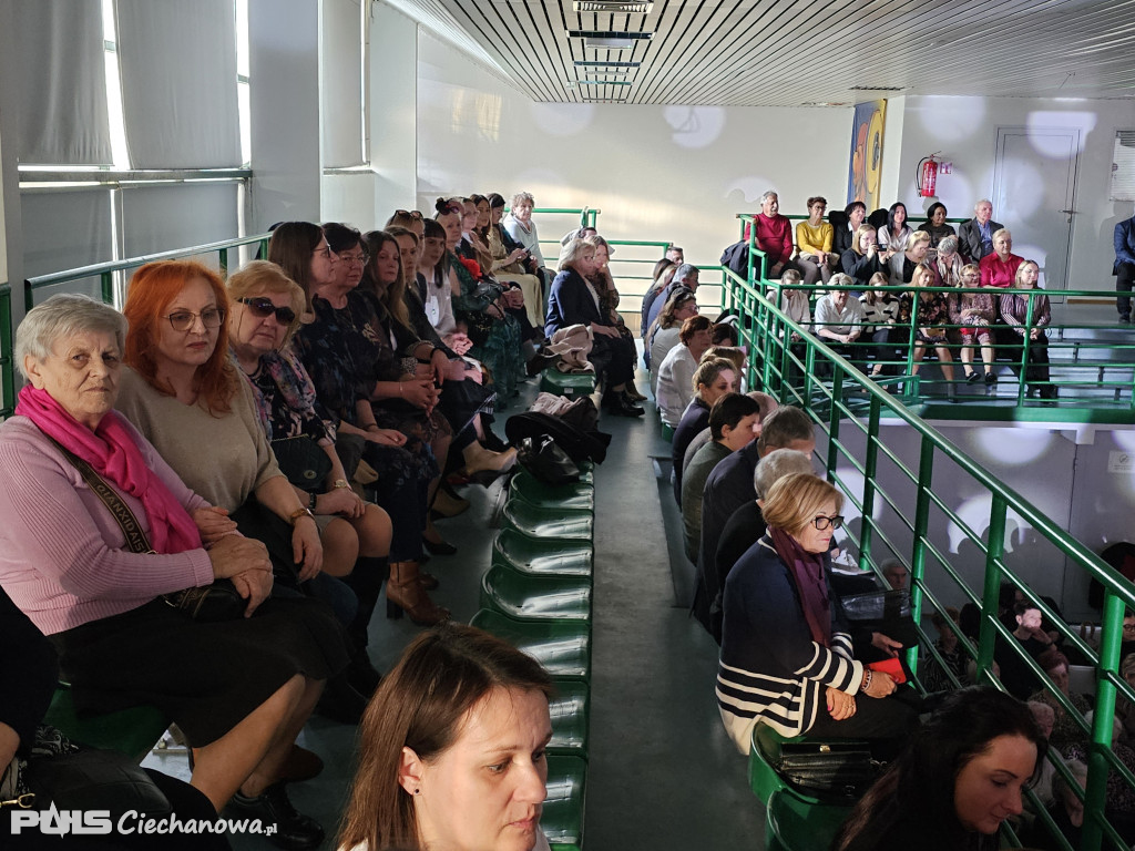 Koncert pełen emocji – Powiat świętował Dzień Kobiet