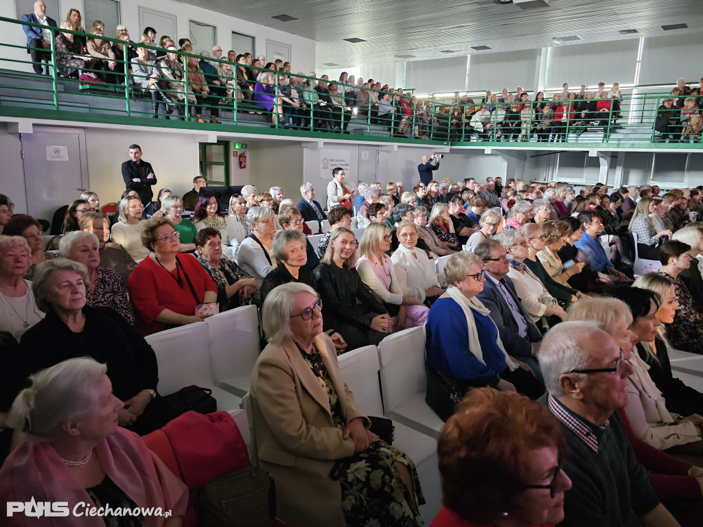 Koncert pełen emocji – Powiat świętował Dzień Kobiet