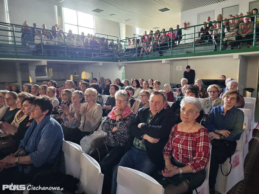 Koncert pełen emocji – Powiat świętował Dzień Kobiet