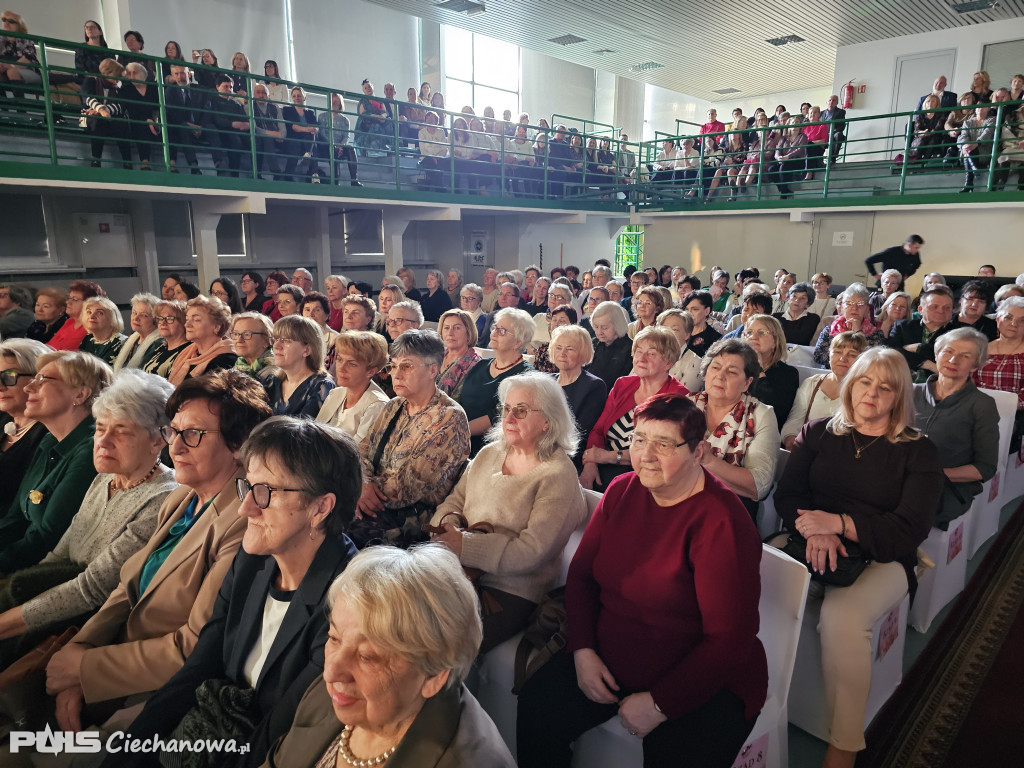 Koncert pełen emocji – Powiat świętował Dzień Kobiet
