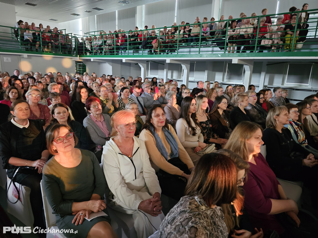 Koncert pełen emocji – Powiat świętował Dzień Kobiet