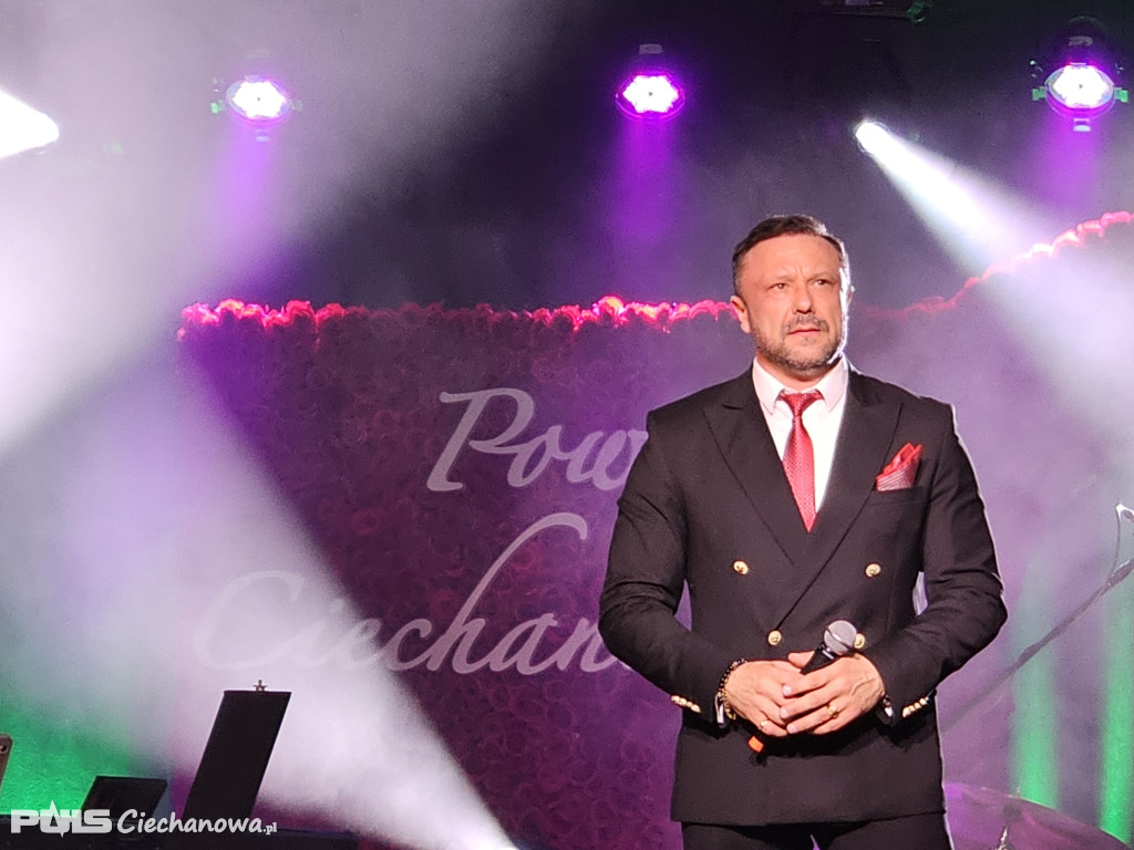 Koncert pełen emocji – Powiat świętował Dzień Kobiet