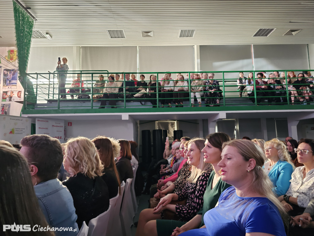 Koncert pełen emocji – Powiat świętował Dzień Kobiet