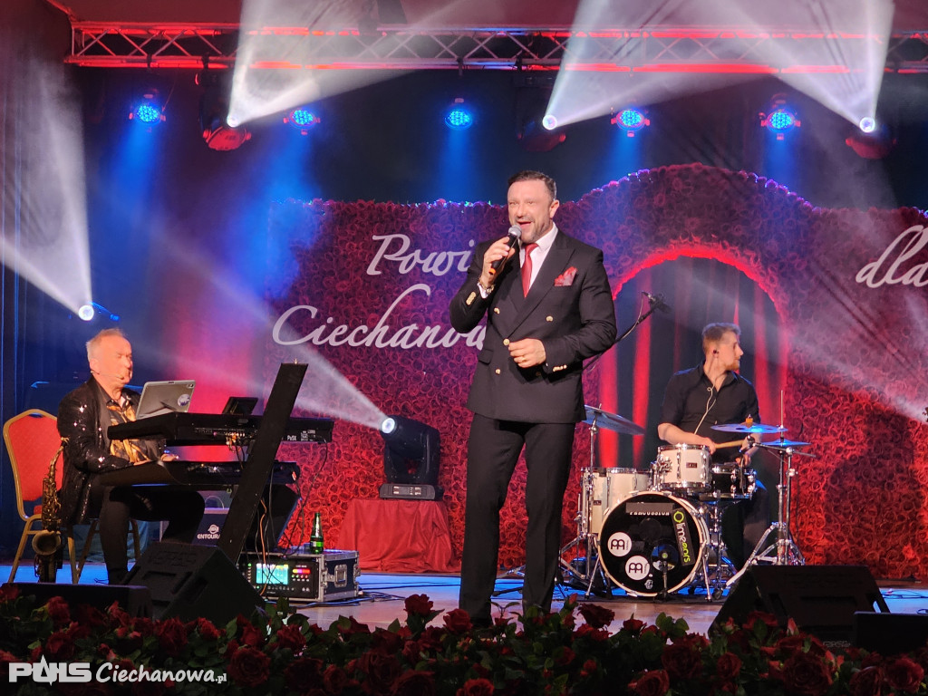 Koncert pełen emocji – Powiat świętował Dzień Kobiet