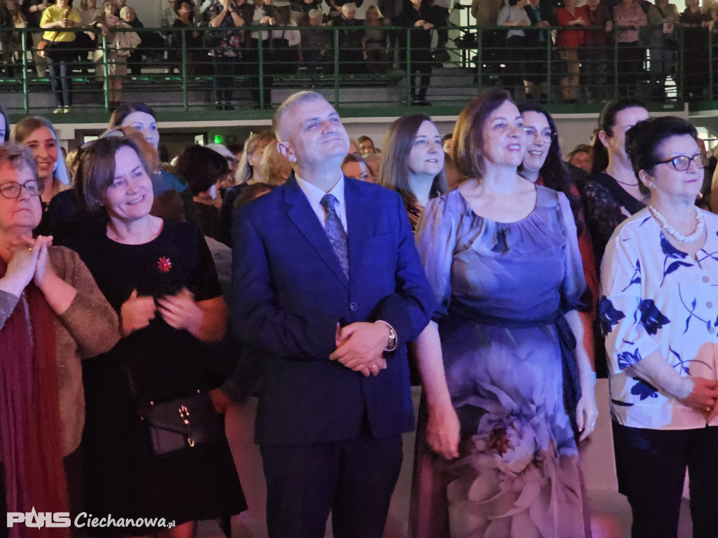 Koncert pełen emocji – Powiat świętował Dzień Kobiet