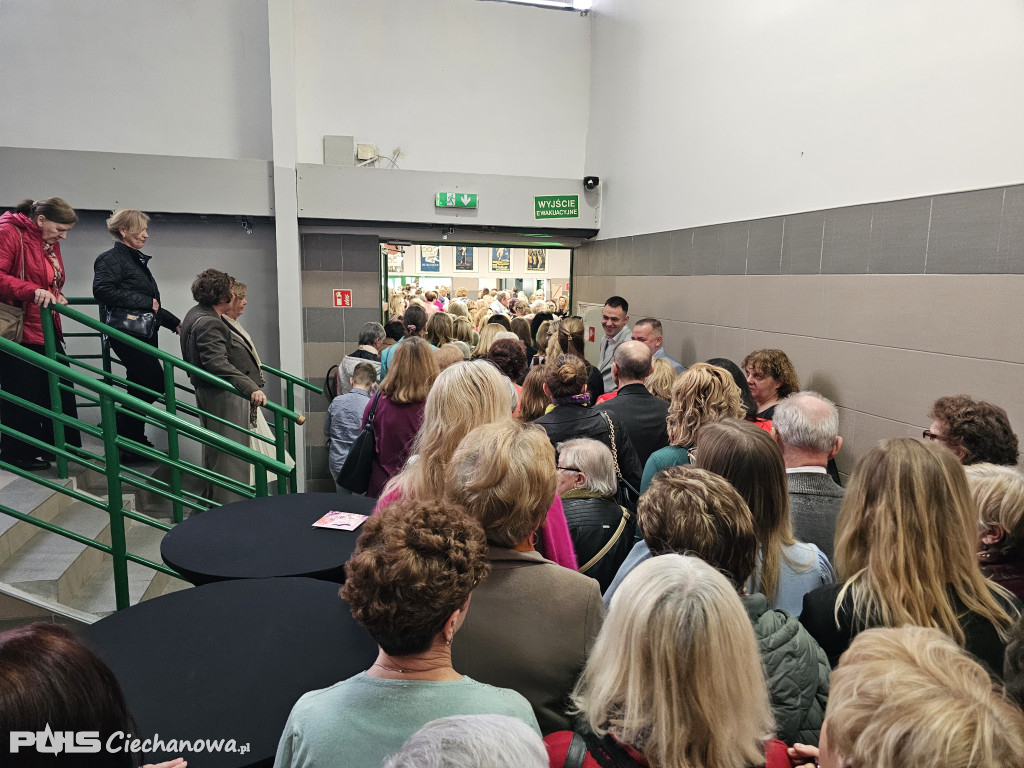 Koncert pełen emocji – Powiat świętował Dzień Kobiet