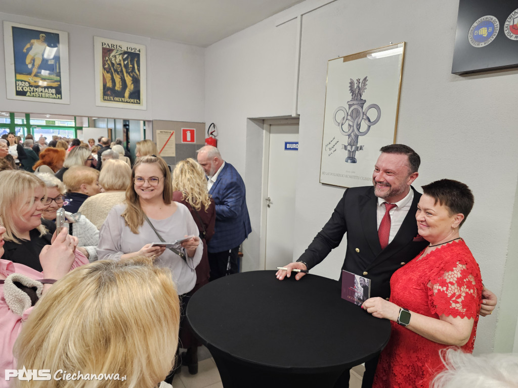 Koncert pełen emocji – Powiat świętował Dzień Kobiet