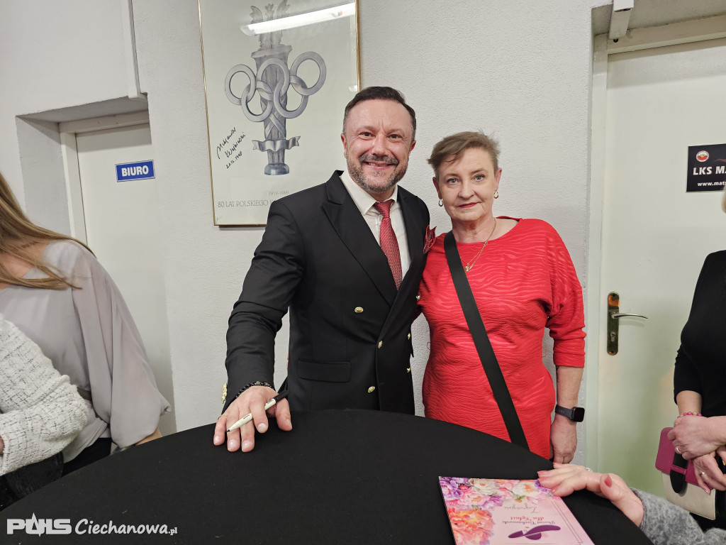 Koncert pełen emocji – Powiat świętował Dzień Kobiet