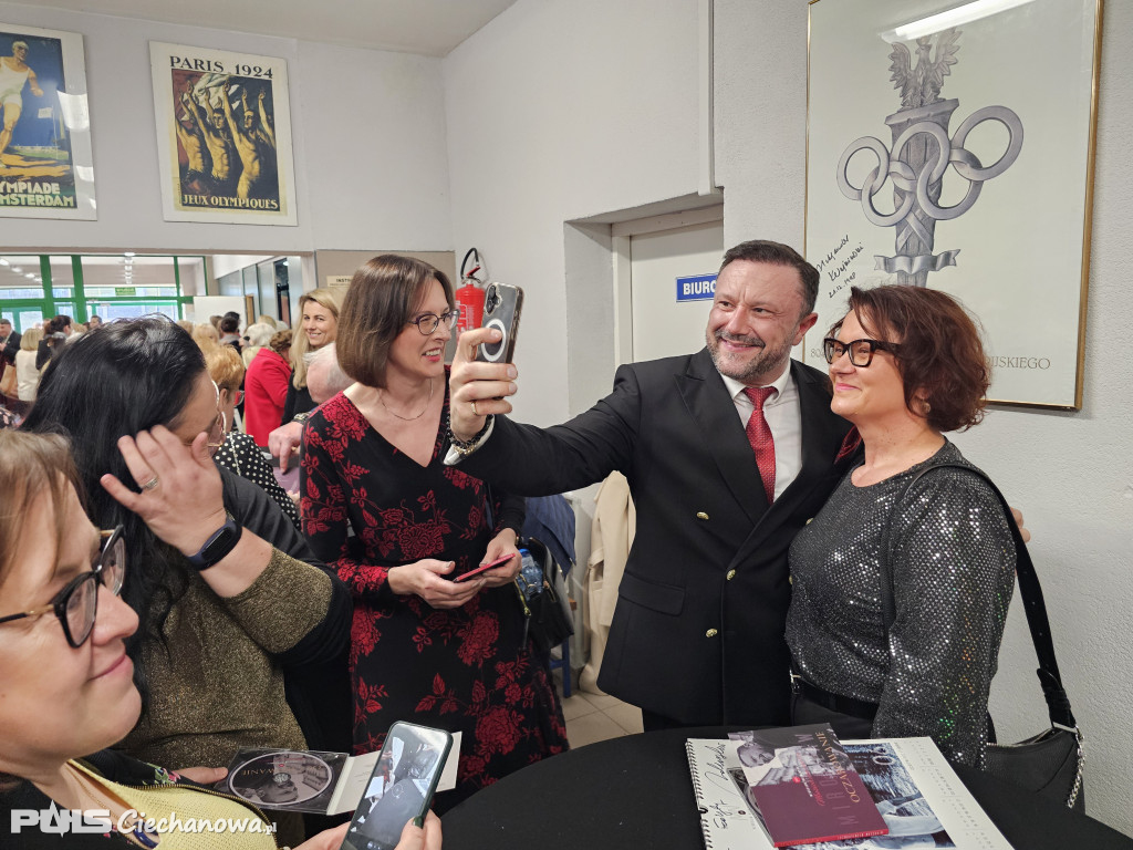 Koncert pełen emocji – Powiat świętował Dzień Kobiet