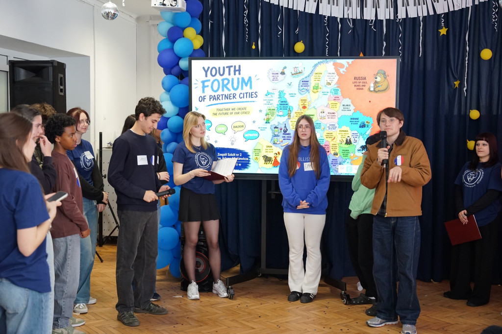 Młodzież z miast partnerskich w Ciechanowie