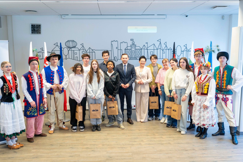 Młodzież z miast partnerskich w Ciechanowie