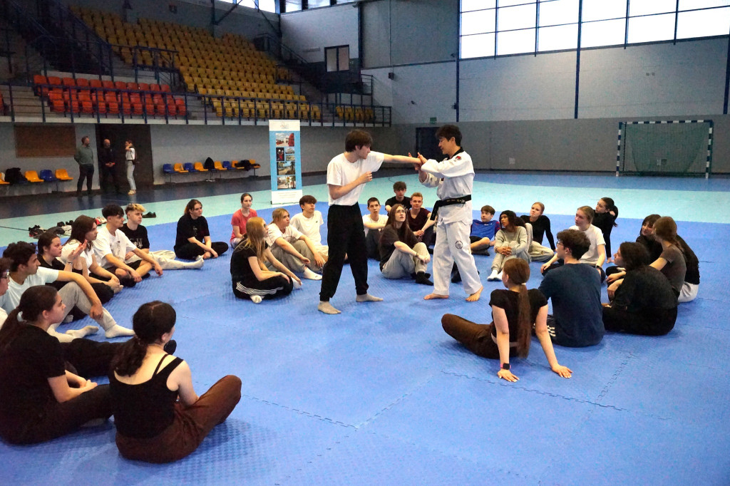 Młodzież z miast partnerskich w Ciechanowie