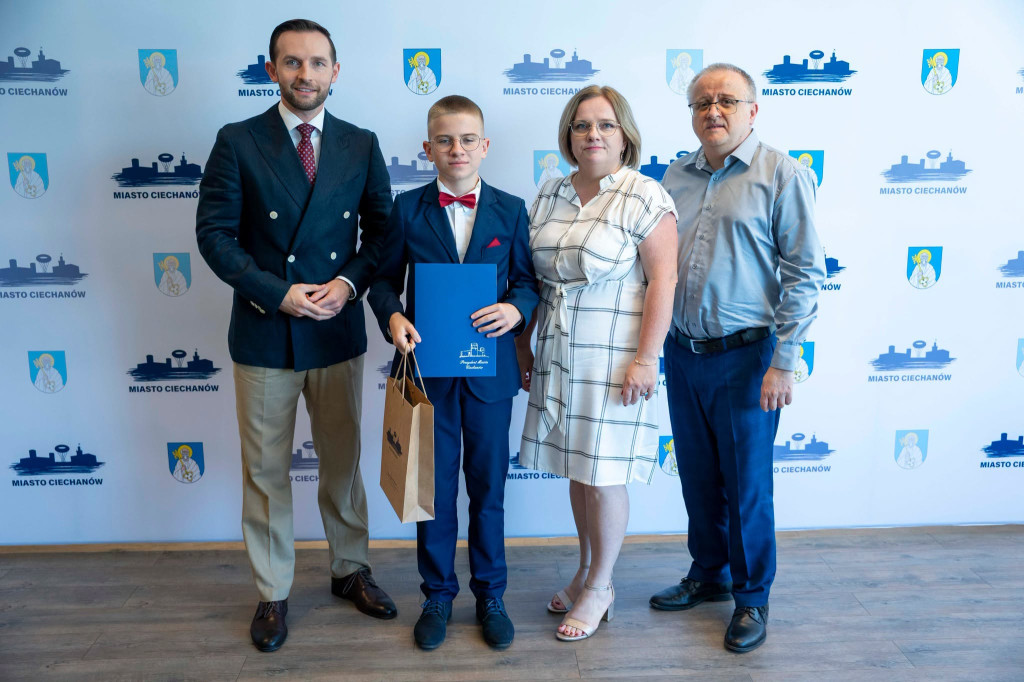 Najlepsi uczniowie nagrodzeni