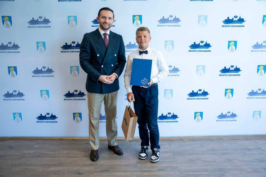 Najlepsi uczniowie nagrodzeni