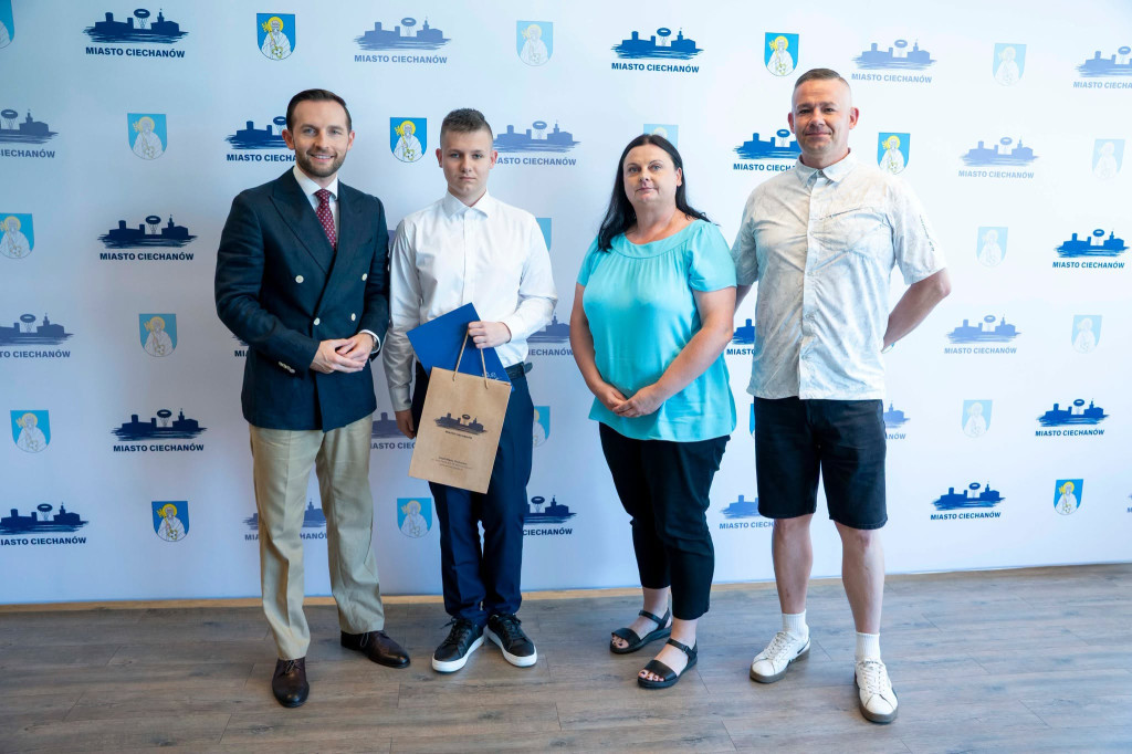 Najlepsi uczniowie nagrodzeni