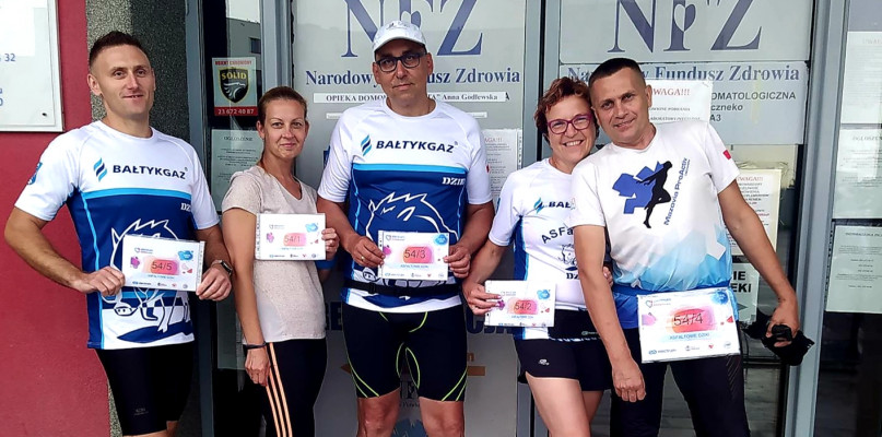 fot. Archiwum prywatne, Na zdjęciu od lewej stoją: Kamil Kucki, Ewa Bajno, Mariusz i Agnieszka Kościelscy oraz Andrzej Pogorzelski. Leży - Przemysław Traczyk.