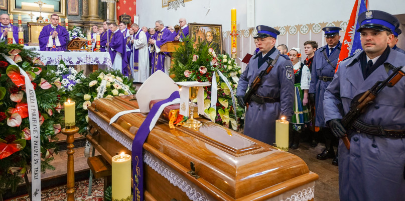 Andrzej Bayer