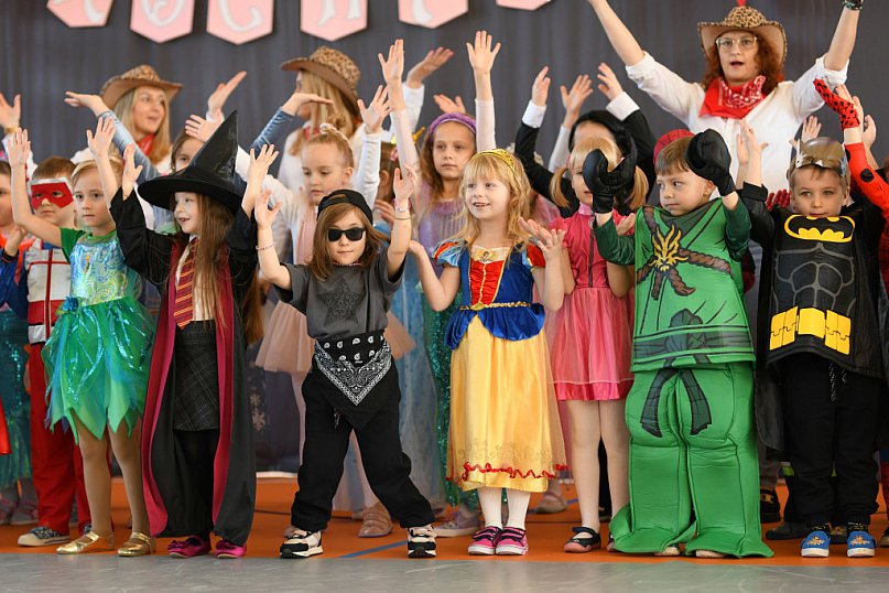 Bal karnawałowy z Babcią i Dziadkiem 2025