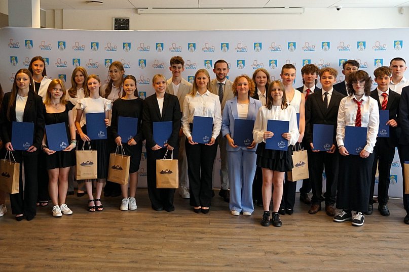 Najlepsi uczniowie nagrodzeni