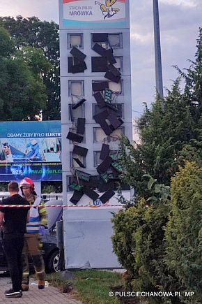 Kolizja na ul. Niechodzkiej, kierowca w szpitalu-1448