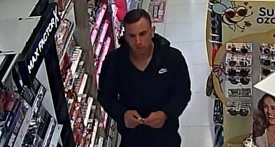 Jeśli rozpoznajesz tego mężczyznę, powiadom policję!-27592