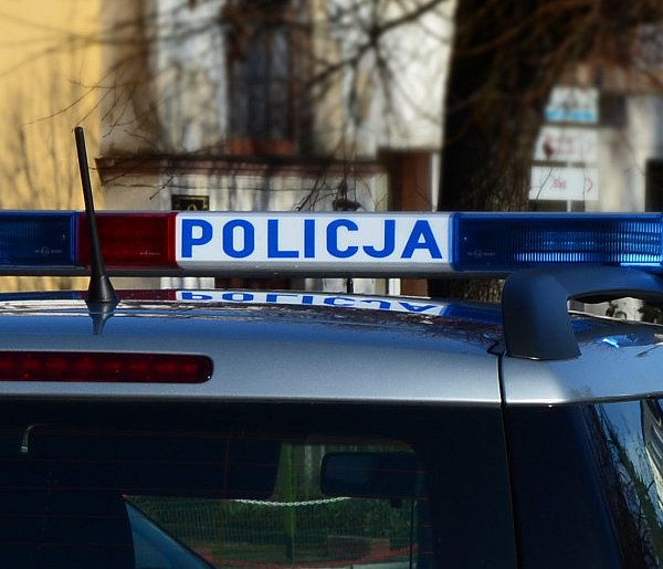Zdarzenie drogowe z udziałem dwóch samochodów osobowych. Jedna osoba ranna-27696