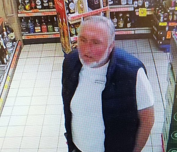 Kradli z „wysokich półek”. Teraz są poszukiwani. Publikujemy ich wizerunki-28019