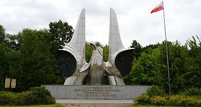 Pomnik „Orła” pozostanie w Ciechanowie-28040