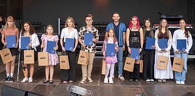Najzdolniejsi młodzi artyści z nagrodami prezydenta-28064