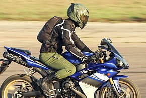 16-letni motocyklista uderzył w ogrodzenie - został ranny-28302