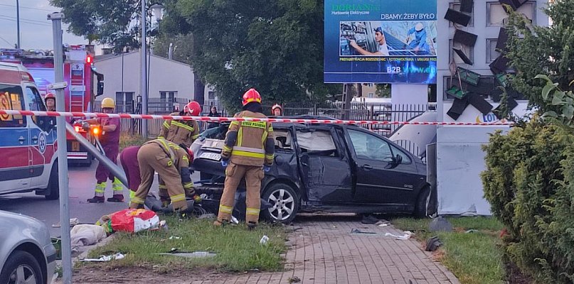 Kolizja przy Mrówce na ul. Niechodzkiej. Nieprzytomny kierowca w szpitalu - 28912