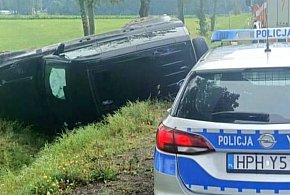 Straciła panowanie nad pojazdem i wjechała do rowu [foto]-29212