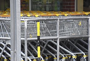 Czy 1 listopada zrobisz zakupy? Ten weekend zaskoczy wielu klientów-30048