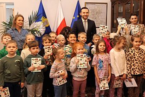 Dzieci i młodzież poznają miejski samorząd [foto]-30281