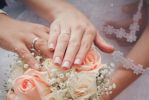 40 tys. zł za ślub i dziecko. PiS chce zachęcać do małżeństw-30474