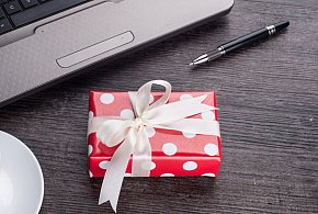 Świąteczna paczka może stać się problemem. Skarbówka patrzy z ukrycia-30518