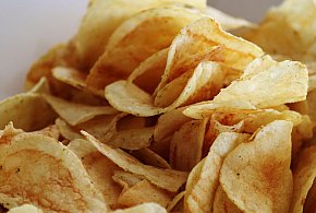 Podatek tłuszczowy uderzy w przekąski? Posłowie pokazują projekt-30750